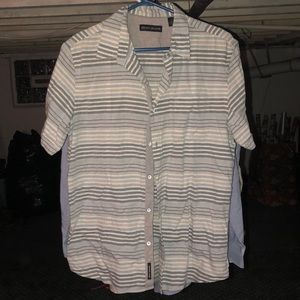 Short sleeve button up